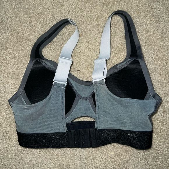 Gifted to Katie Adidas Dark Gray & Black sports bra size XS - Picture 5 of 8